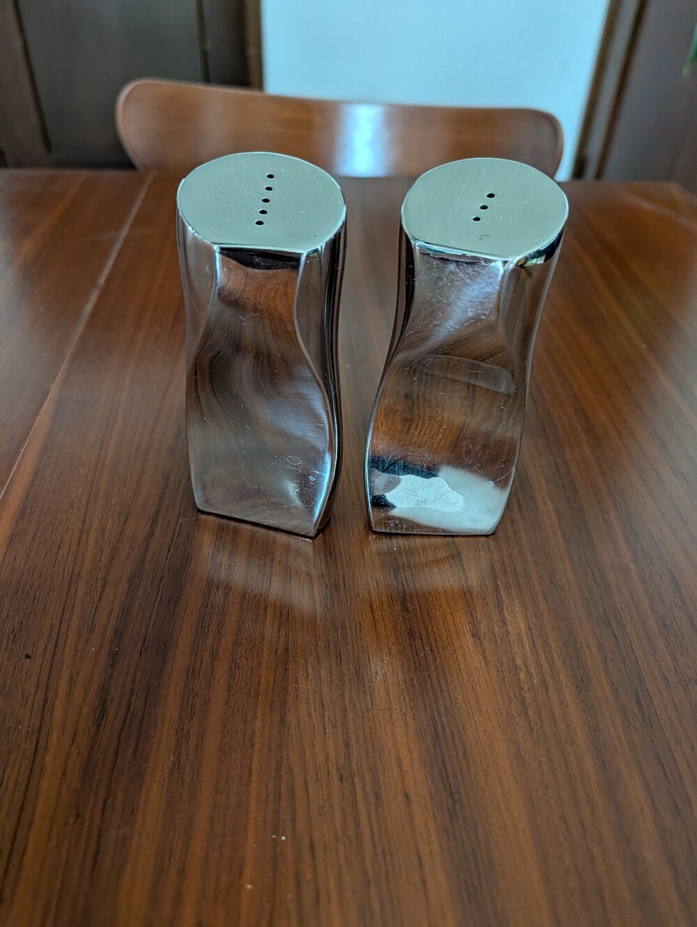 Nambe Sculpture Steve Cozzolino Chrome Salt and Pepper Shakers Pre Owned